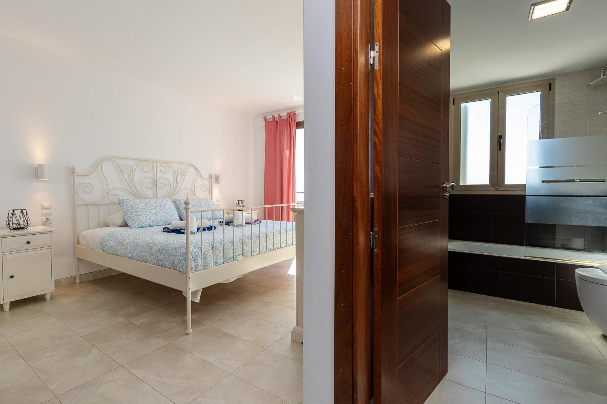 Adosado Bellavista B By Homevillas360 Alcanada Exteriör bild